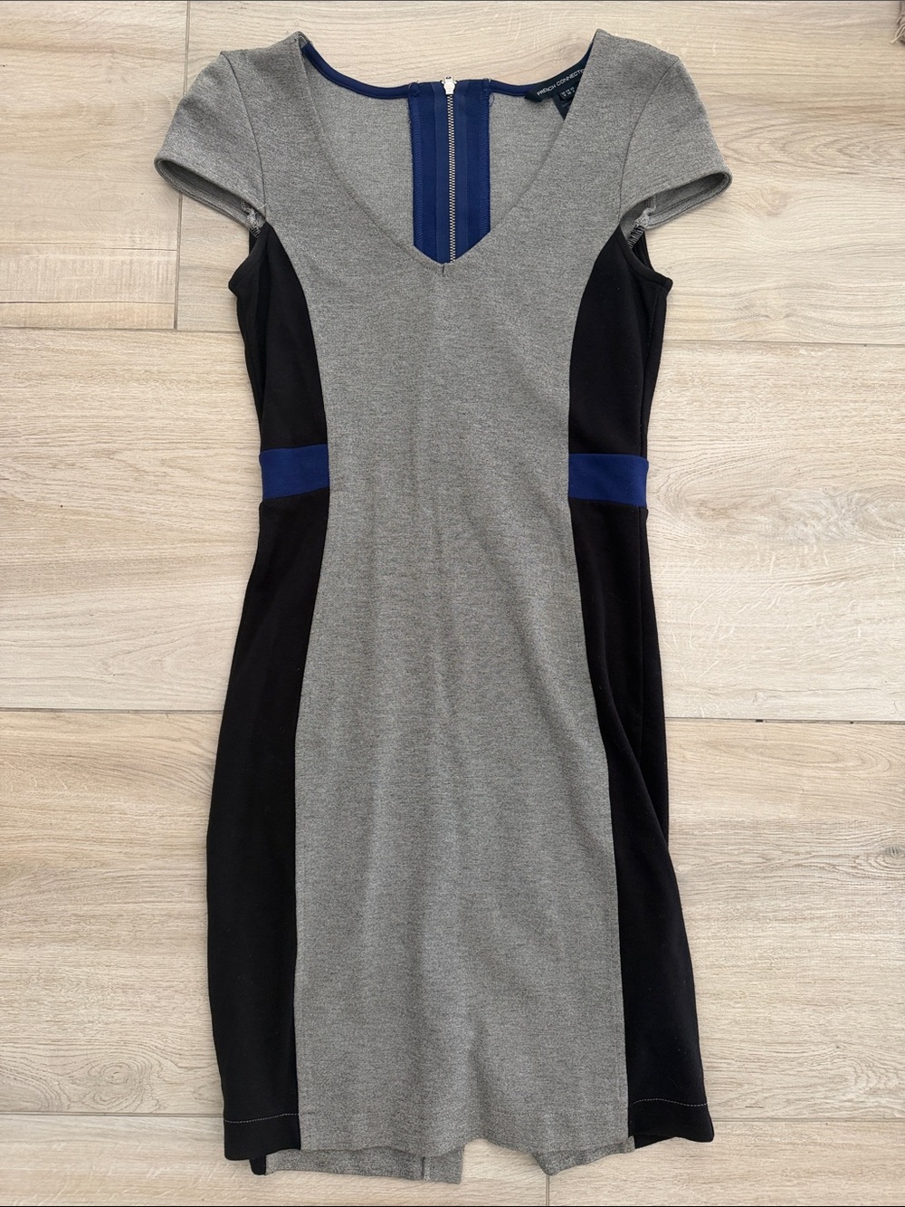👗 French Connection Grey, Black and Blue Colorblock Midi Dress